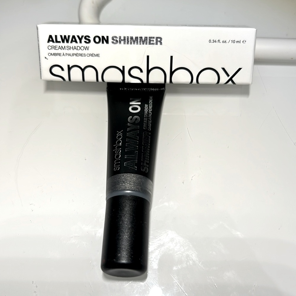 Smashbox Cream Shadow.